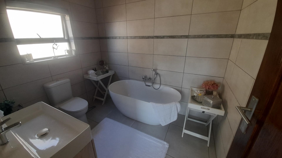 2 Bedroom Property for Sale in Leloko North West